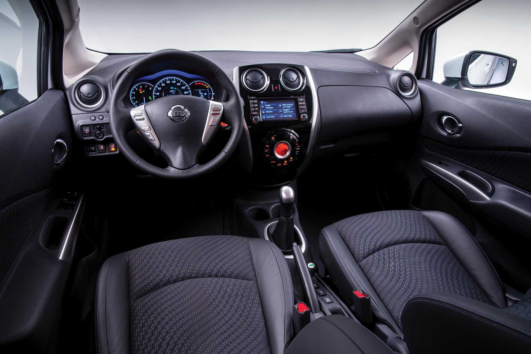 nissan nuova note interni 1