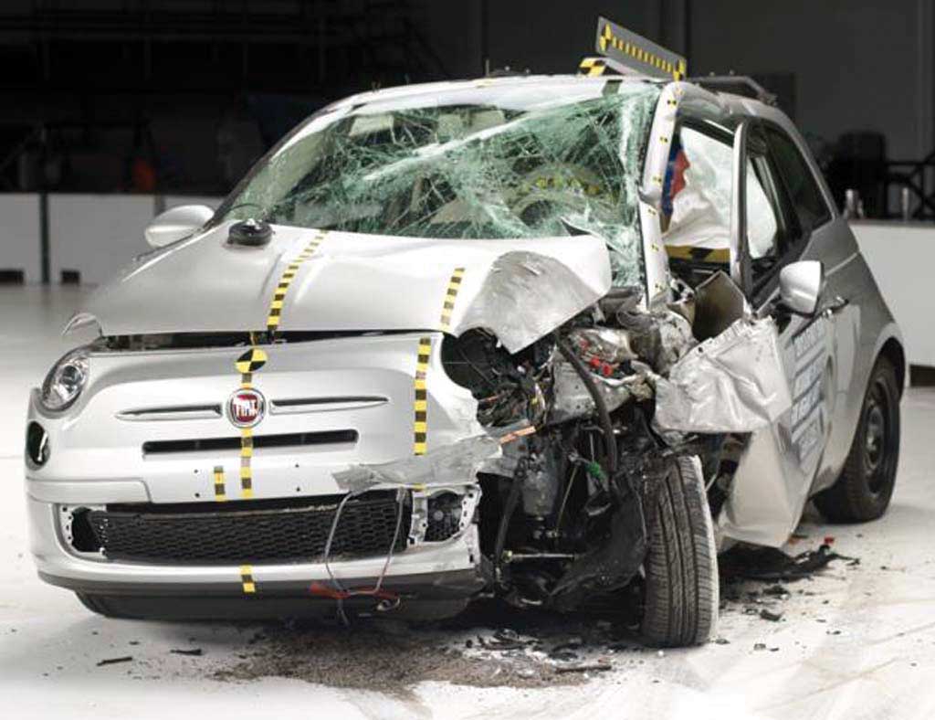 Fiat-500-Fails-IIHS-Crash-Test 1