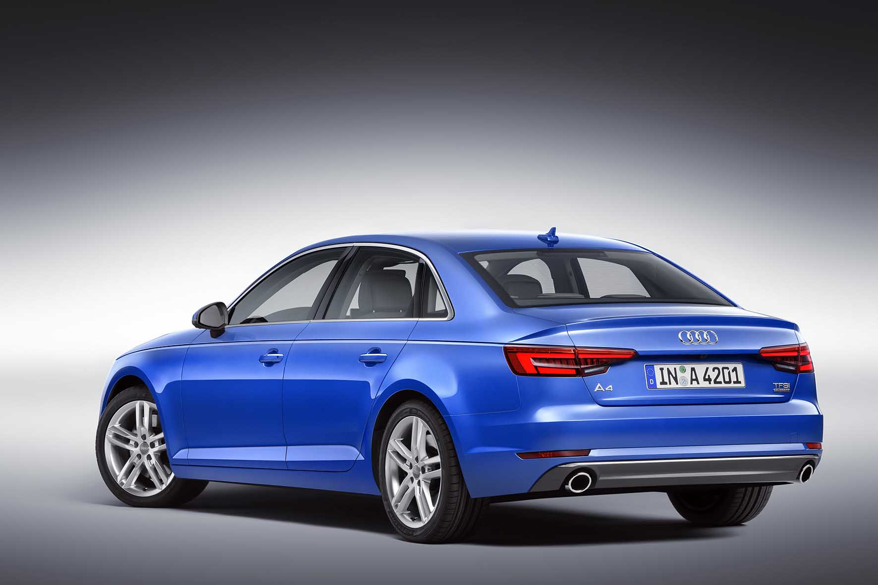 Audi New A4 2015 postlat