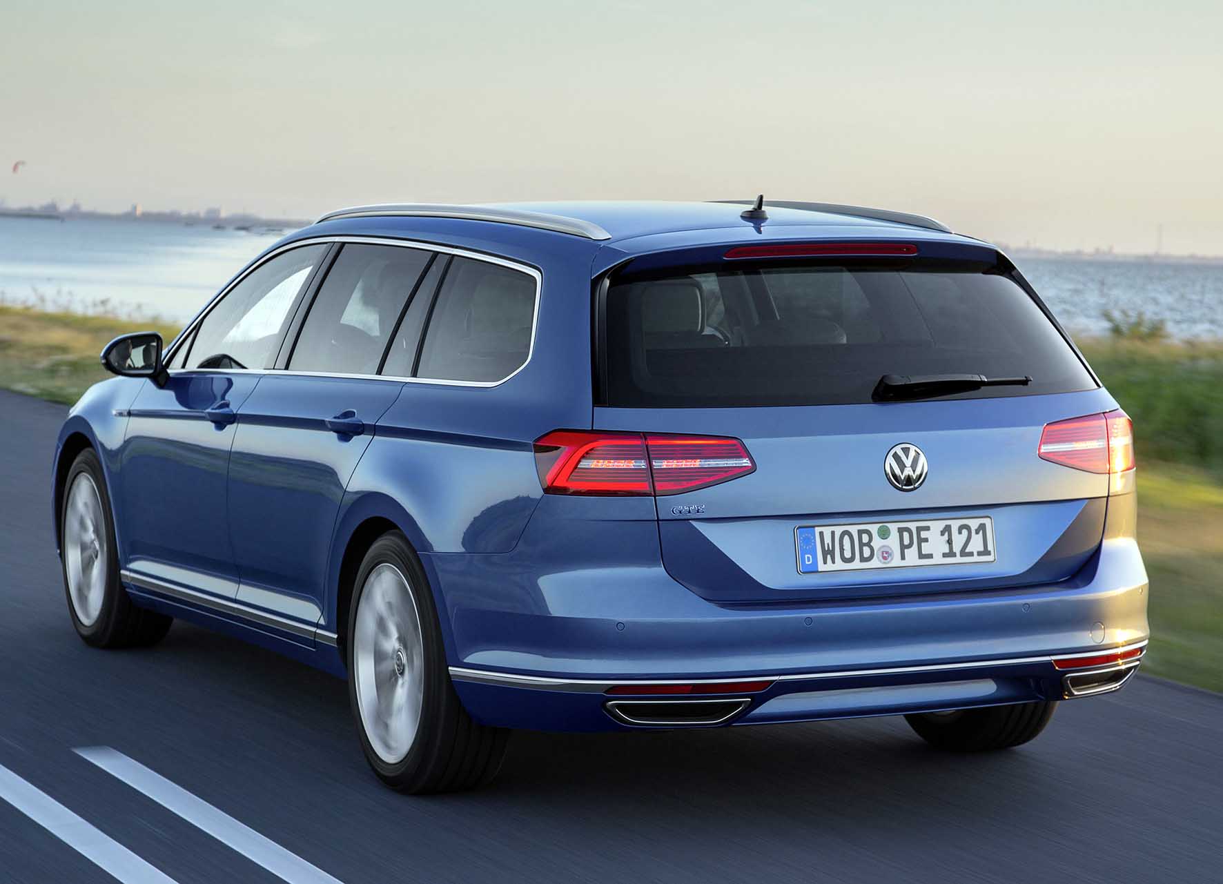 Vw 2015 Passat GTE Variant postlat